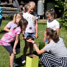 Kinder erleben den Bauernhof mit allen Sinnen