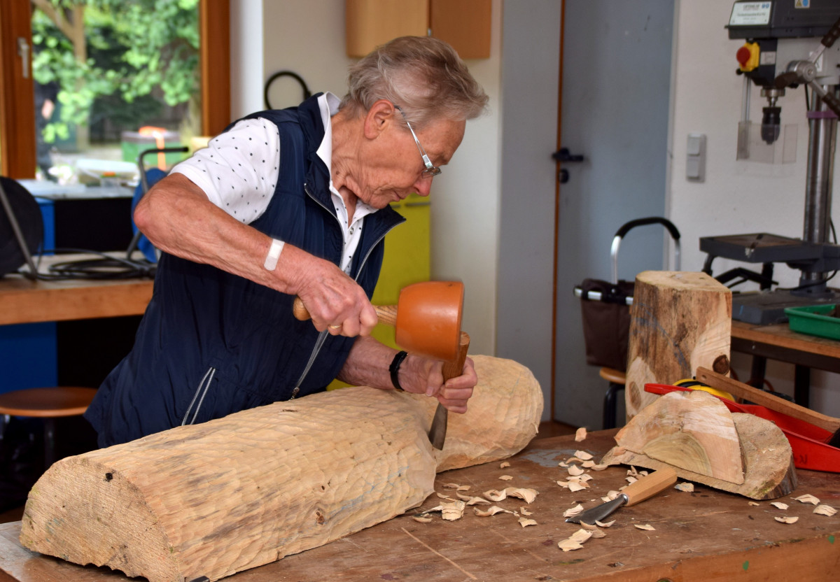 Aus Pappelholz eigene Skulptur gestalen 