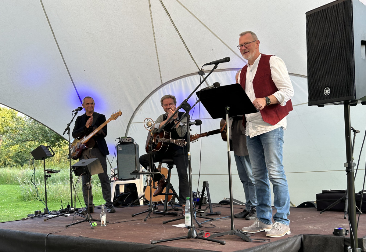 Mit Musik und Poesie den Sommer genießen