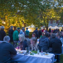 Stimmungsvolle Mittsommernacht mit französischem Flair 